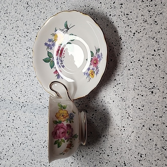 Royal Chelsea English bone china, Pattern # 3549A. Mint condition rare find . - Picture 5 of 6